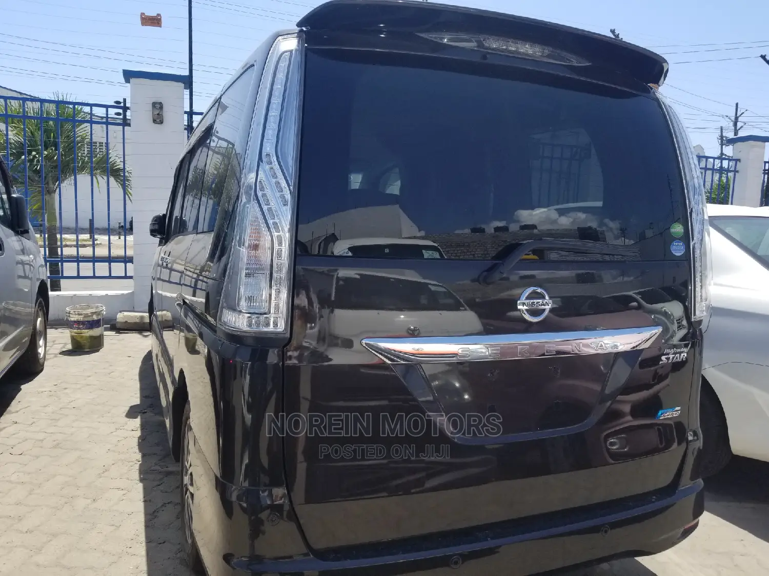Nissan Serena 2014 Brown