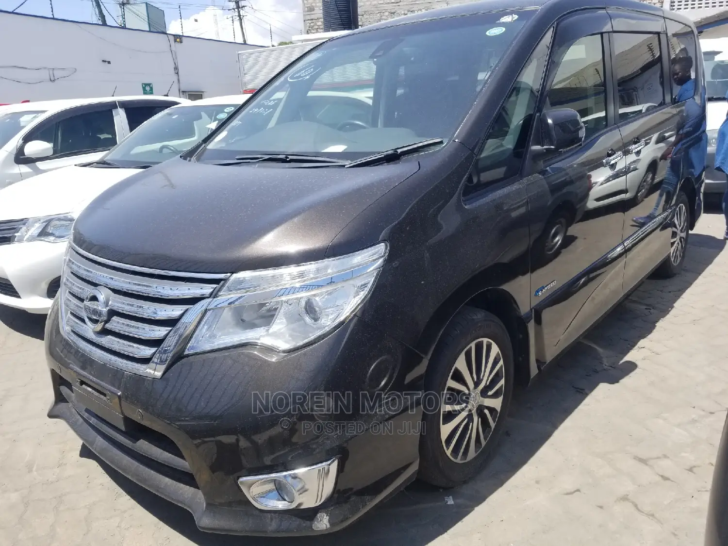 Nissan Serena 2014 Brown