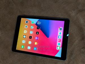 Apple iPad Wi-Fi 64 GB Silver - main view