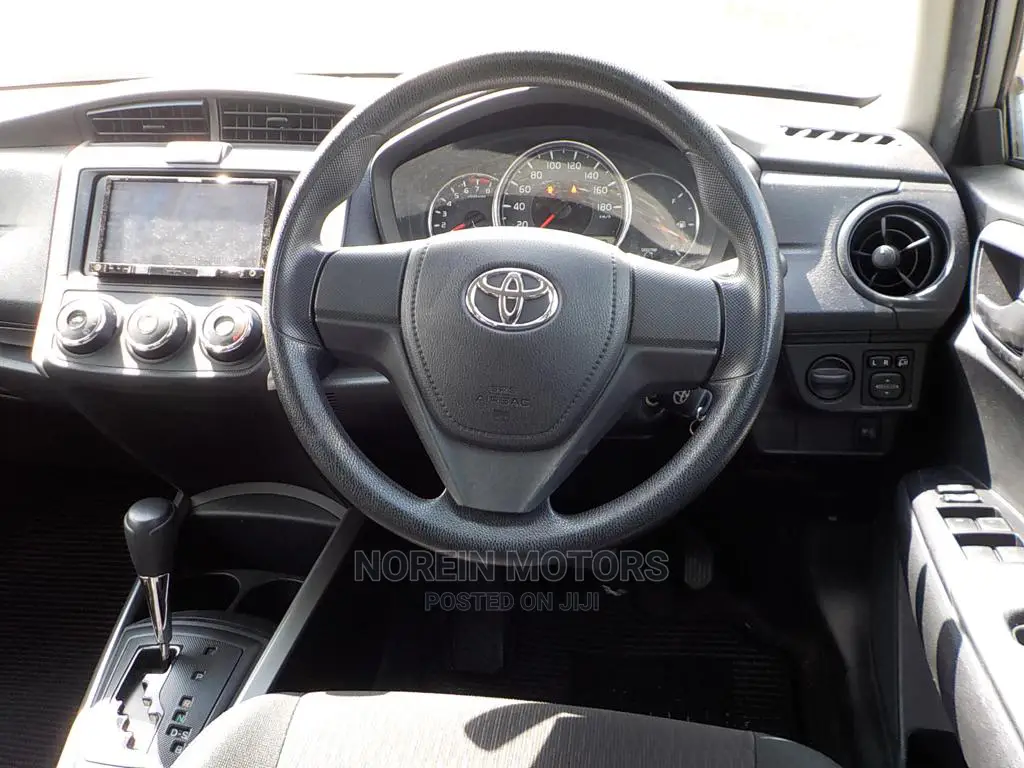 Toyota Fielder 2016 Silver