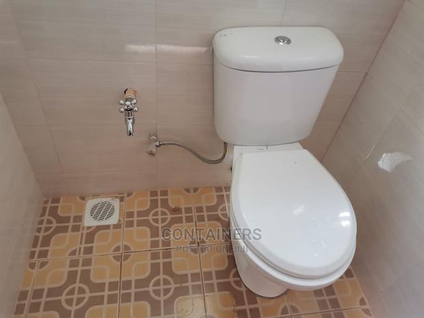 Shipping Container Badsitter Unit - thumbnail 3