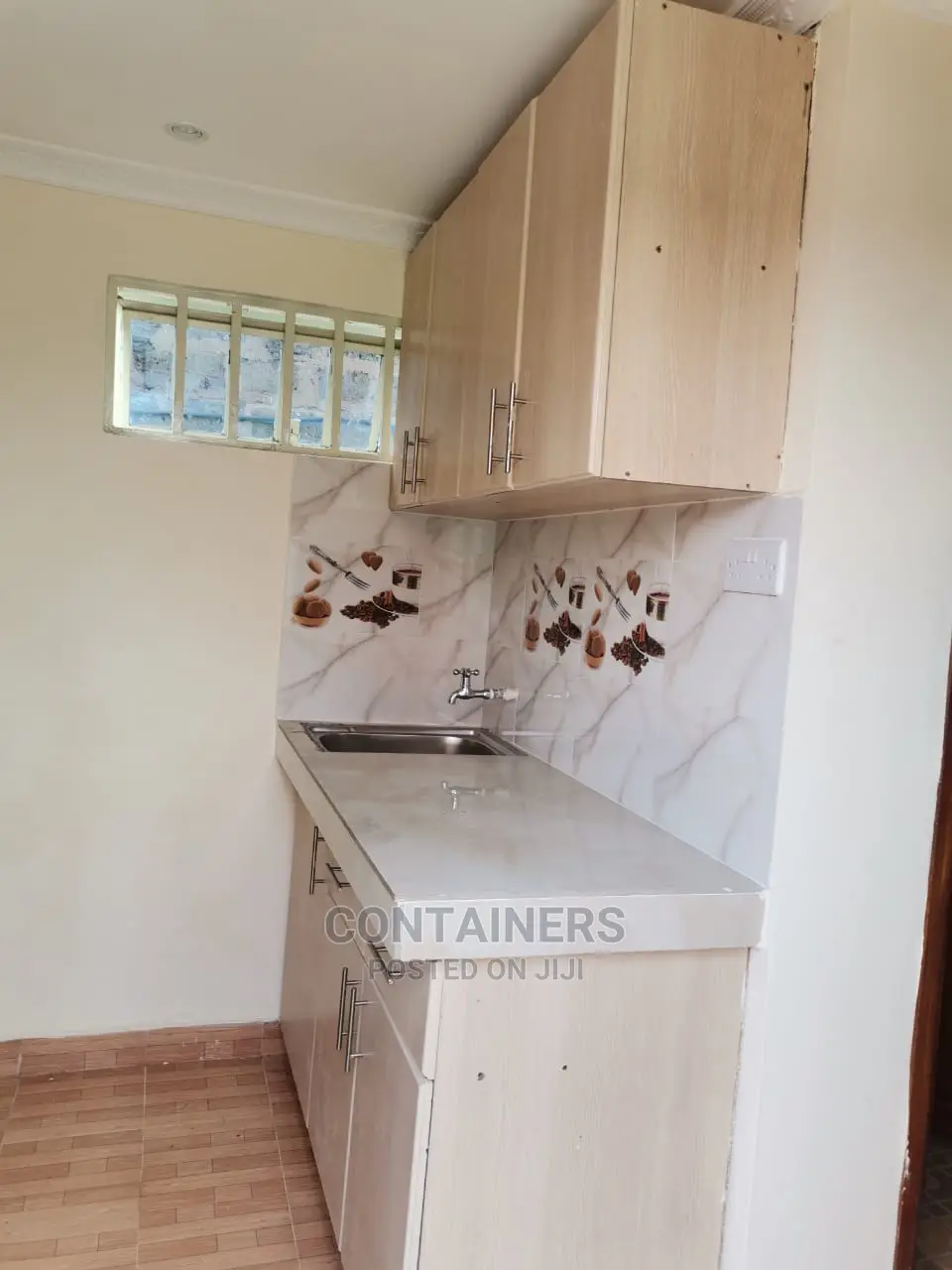 Shipping Container Badsitter Unit