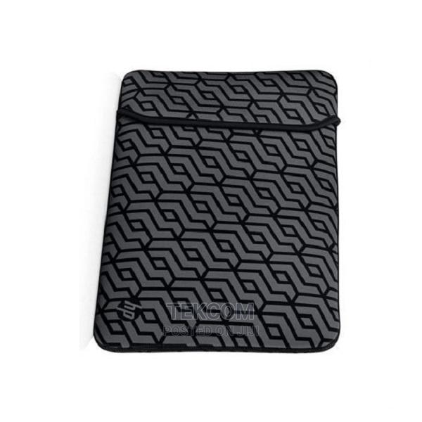 HP Chroma Geo Rev Neoprene Reversible 14′′ Laptop Sleeve