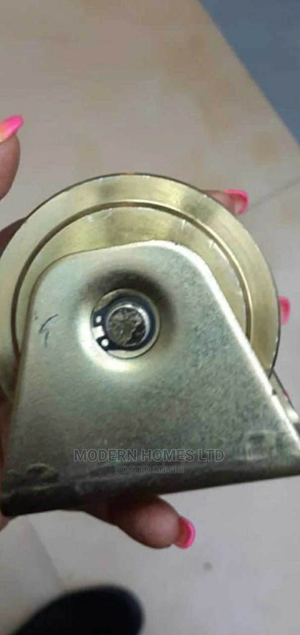 Heavy Duty Gate Wheels - thumbnail 3