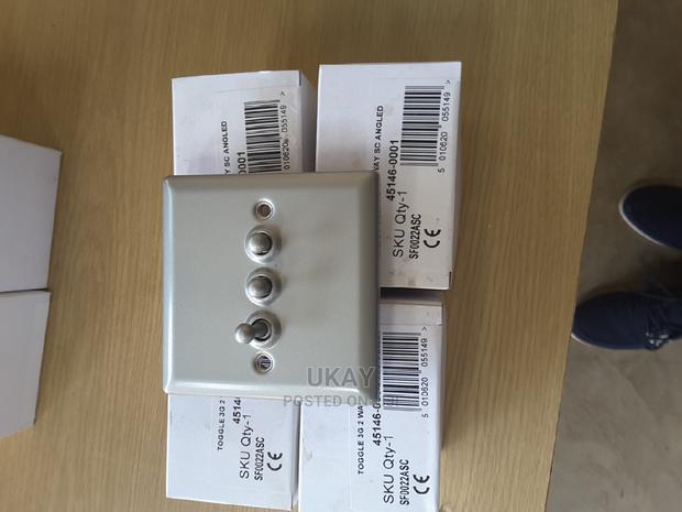 Uk-Toggle 3G 2way Sc Angled Switch. - main view