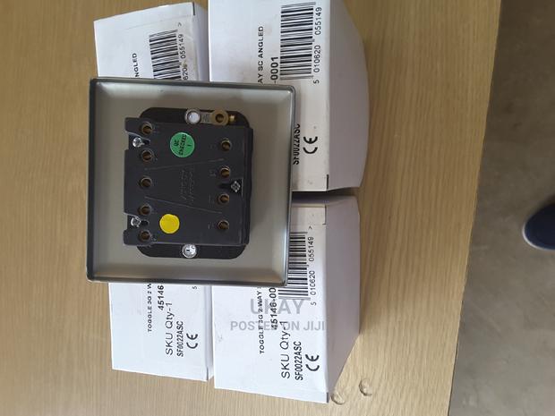 Uk-Toggle 3G 2way Sc Angled Switch. - thumbnail 5