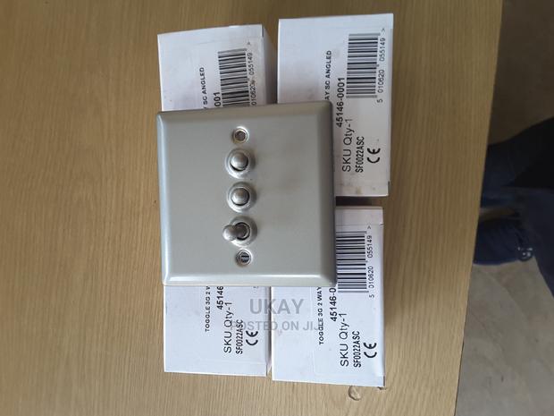 Uk-Toggle 3G 2way Sc Angled Switch. - thumbnail 3