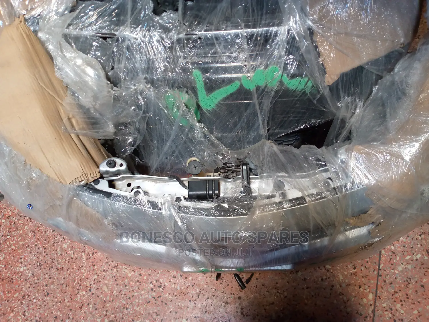 Toyota Ractis 2012 Nosecut