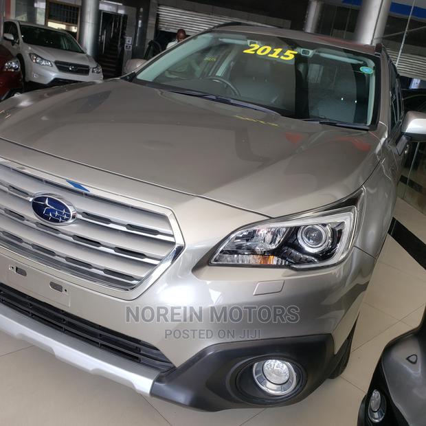 Subaru Outback 2015 Gold - thumbnail 2