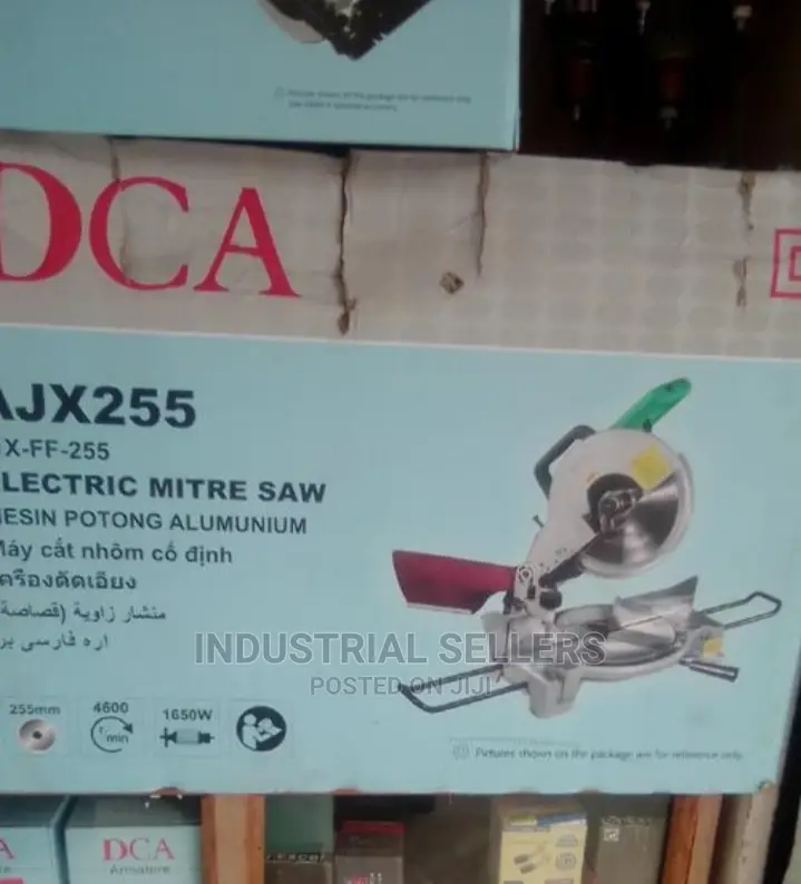 Quality Operational Electric Mitre Saw