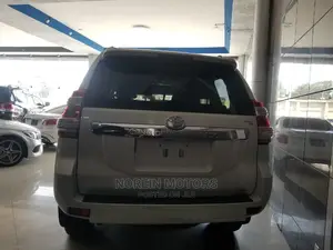 Toyota Land Cruiser Prado 2015 Off White