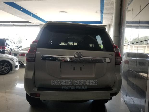 Toyota Land Cruiser Prado 2015 Off White - thumbnail 4