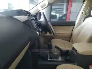 Toyota Land Cruiser Prado 2015 Off White