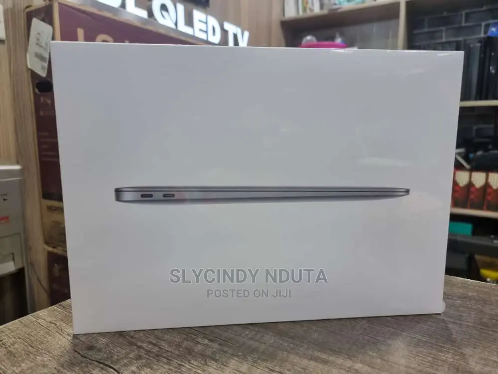 New Laptop Apple MacBook Air 8GB Apple M1 SSD 256GB