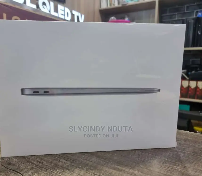New Laptop Apple MacBook Air 8GB Apple M1 SSD 256GB