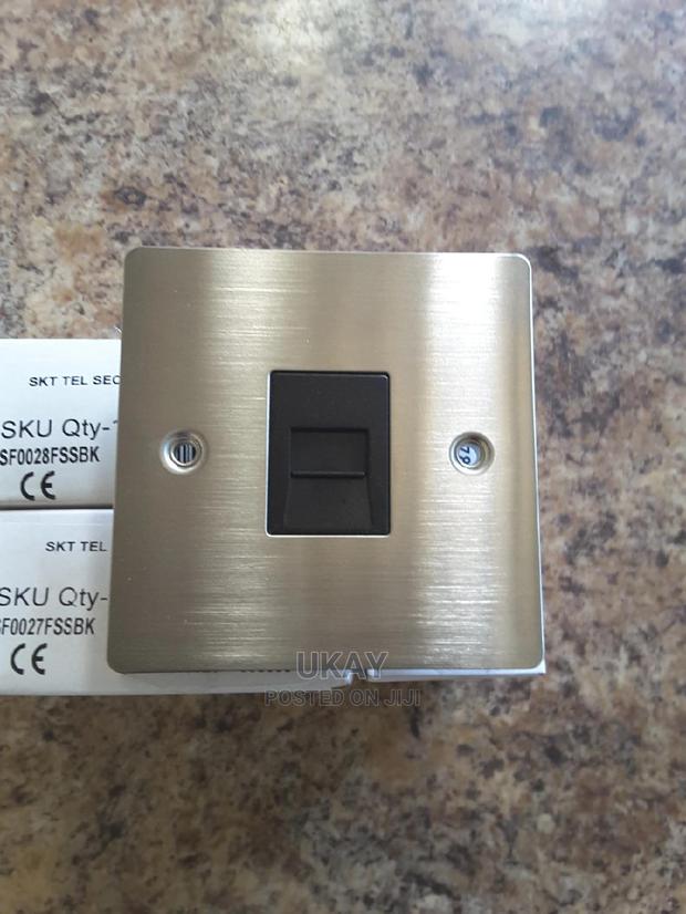 Uk-Volex Secondary Telephone Socket Flat Plate - main view