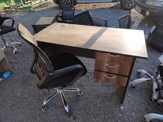 Study Table and Chair. - thumbnail 2