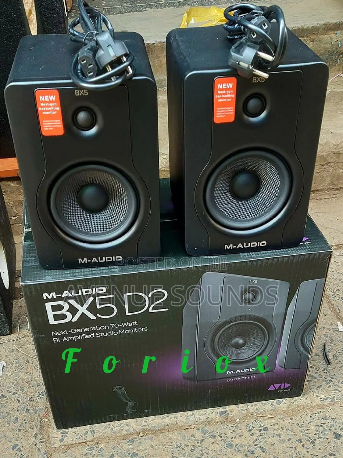 Bx5 D2 Studio Monitors