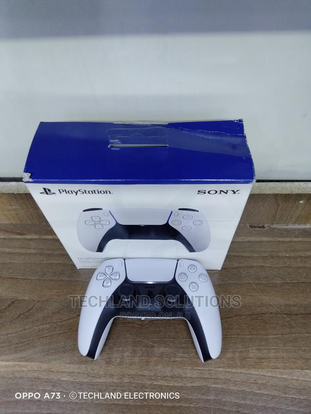 Ps5 Pads/ Controllers - main view