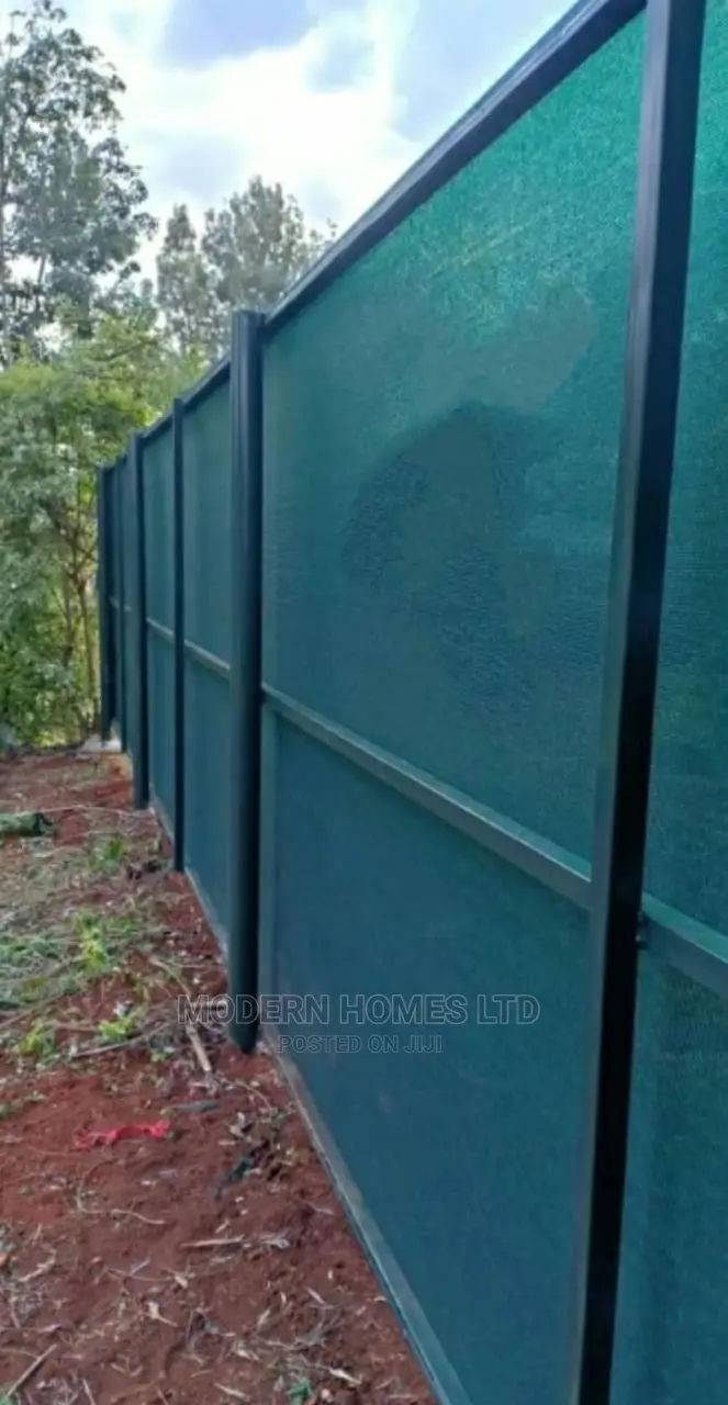 Free Standing Jungle Green Privacy Shade Screen