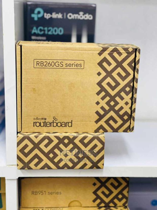 Mikrotik RB260GS - main view