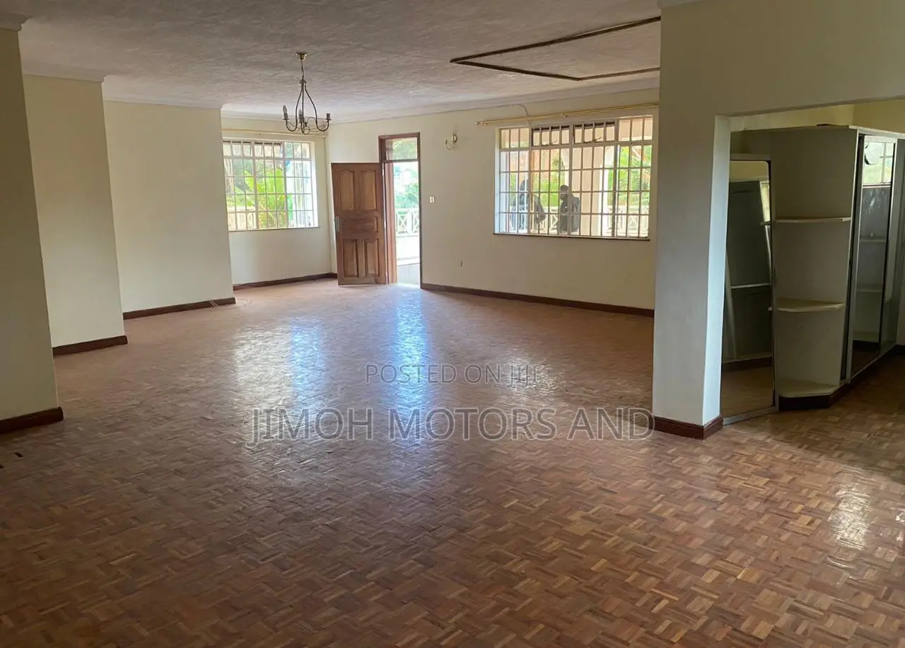 5bdrm Bungalow in Parklands/Highridge for Sale