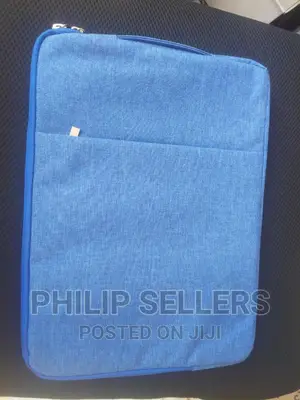 Protective Cover Waterproof and Padded With Zippier