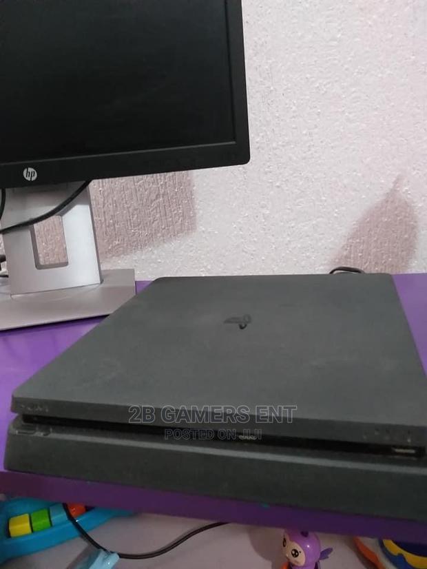EX UK Play Station 4 Slim, Perfect - thumbnail 2