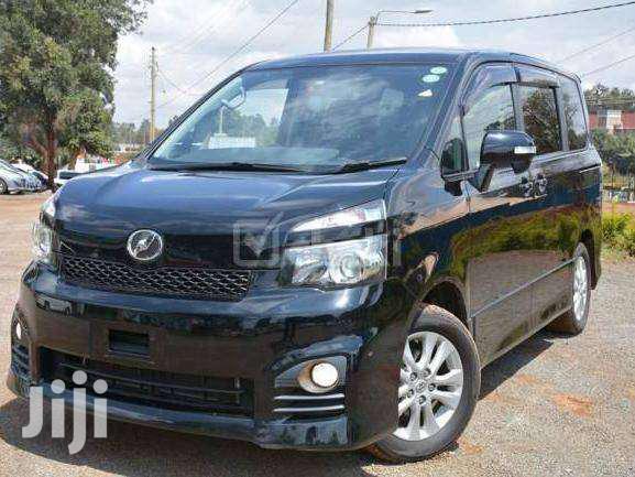 Noah / Voxy 7 Seater Cars for Hire