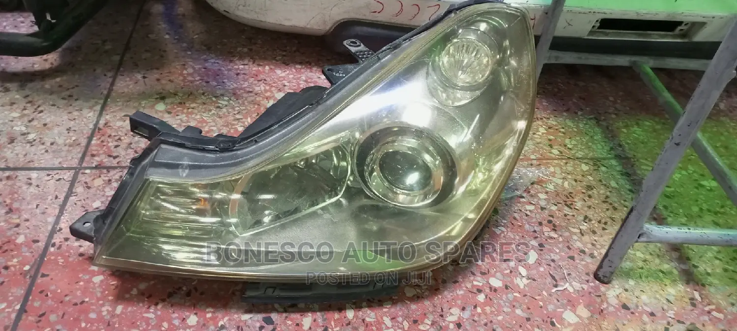 Nissan Wingroad Left Xenon Headlight Assembly