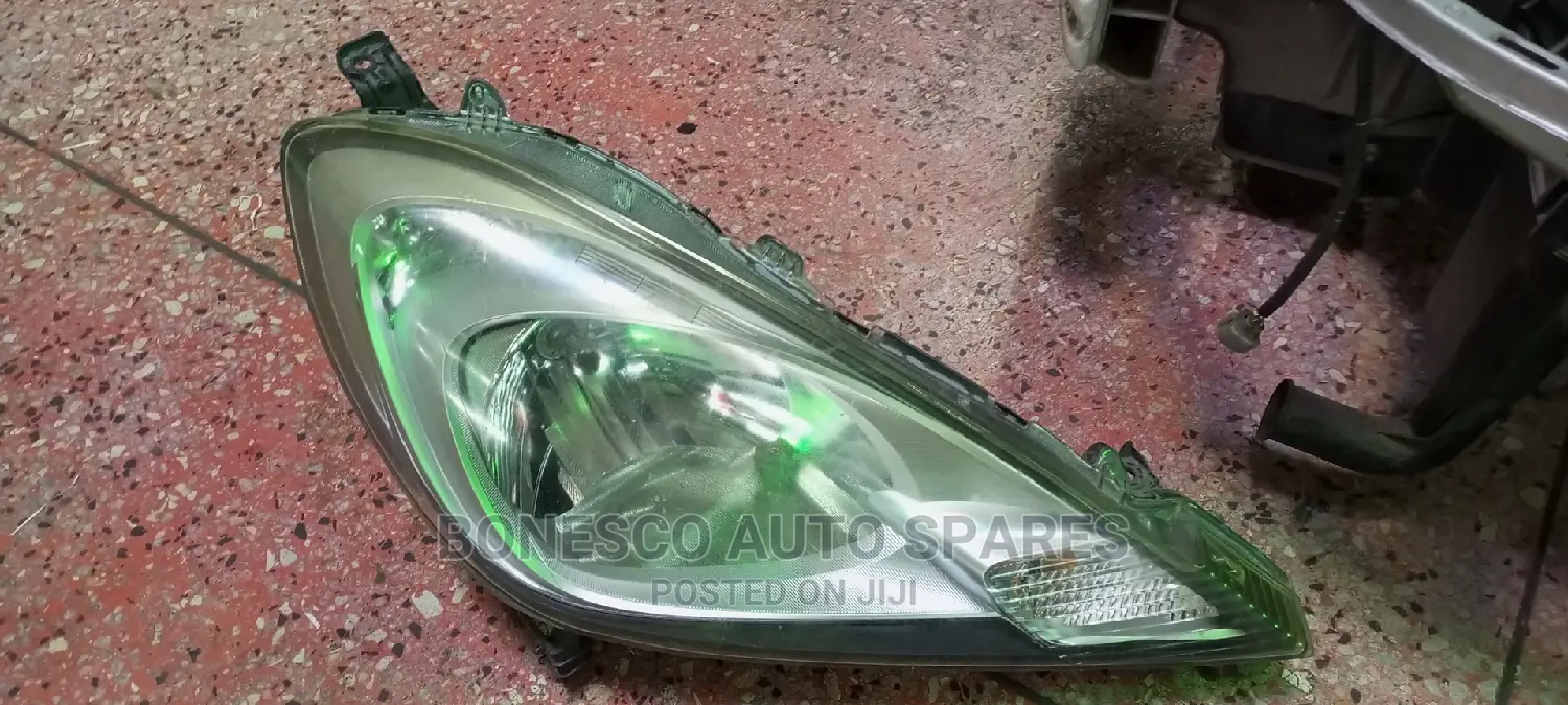 Honda Fit 2010-12 Nonxenon Headlight Assembly