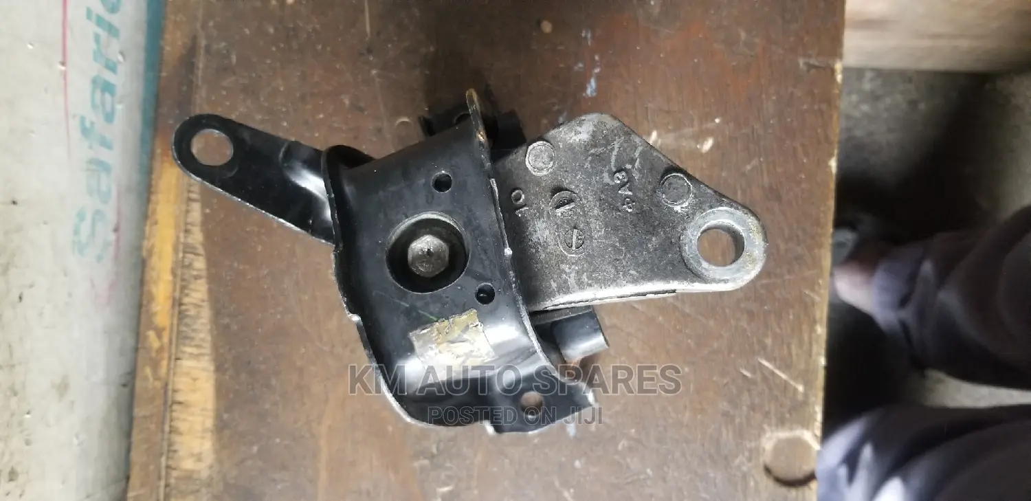 Toyota Wish Engine Mount.