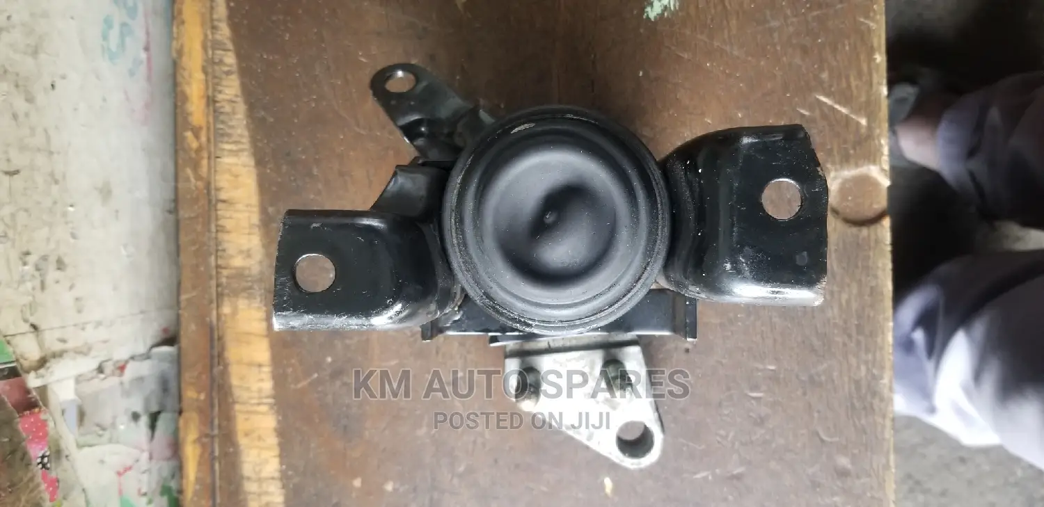 Toyota Wish Engine Mount.