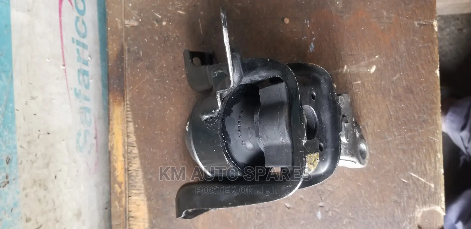 Toyota Wish Engine Mount.