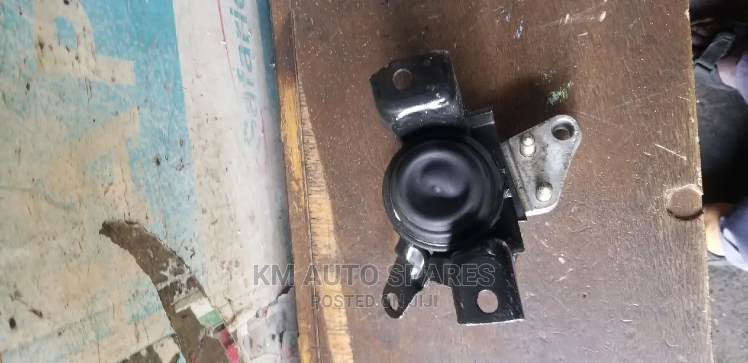 Toyota Wish Engine Mount.