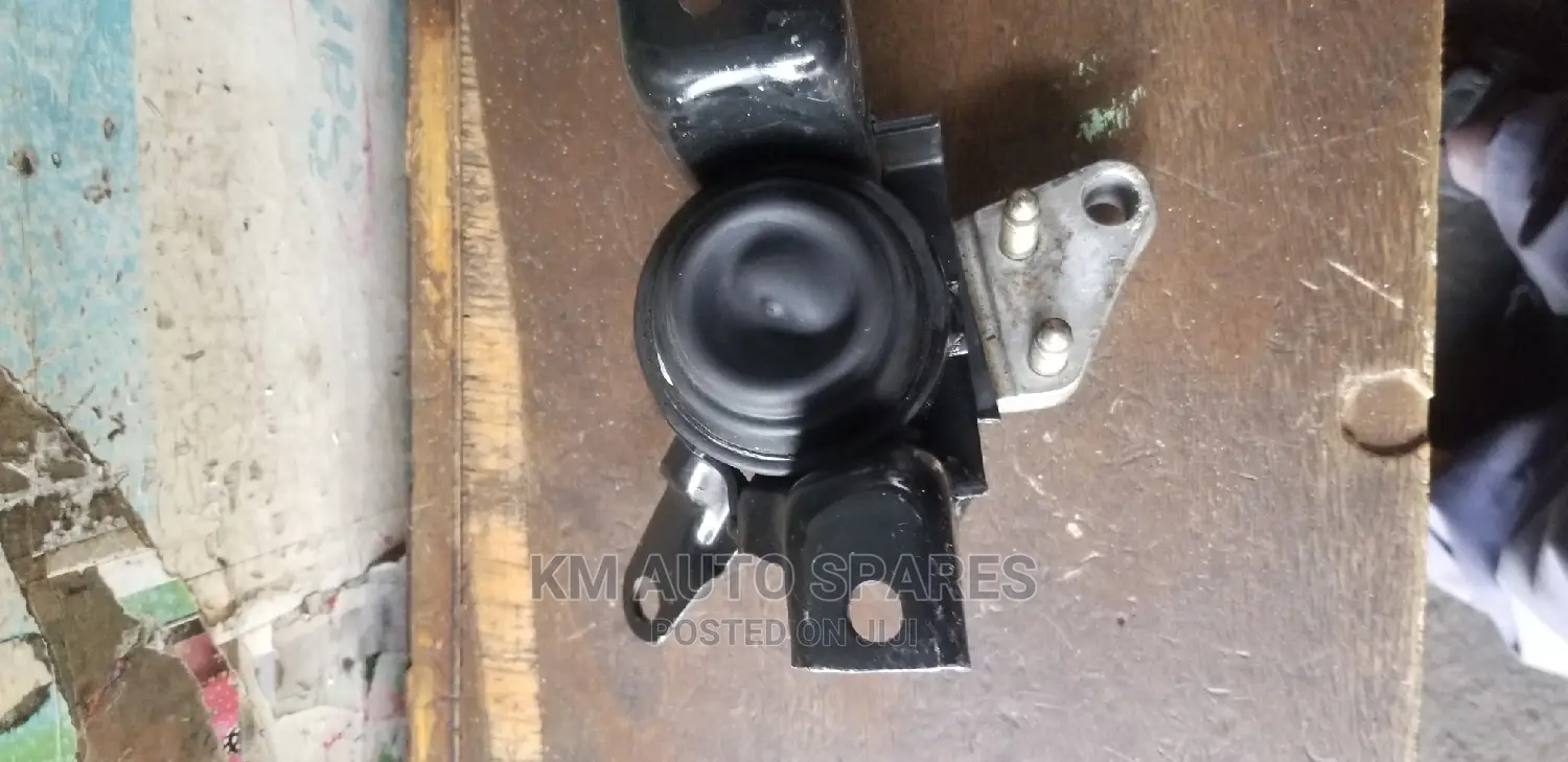 Toyota Wish Engine Mount.