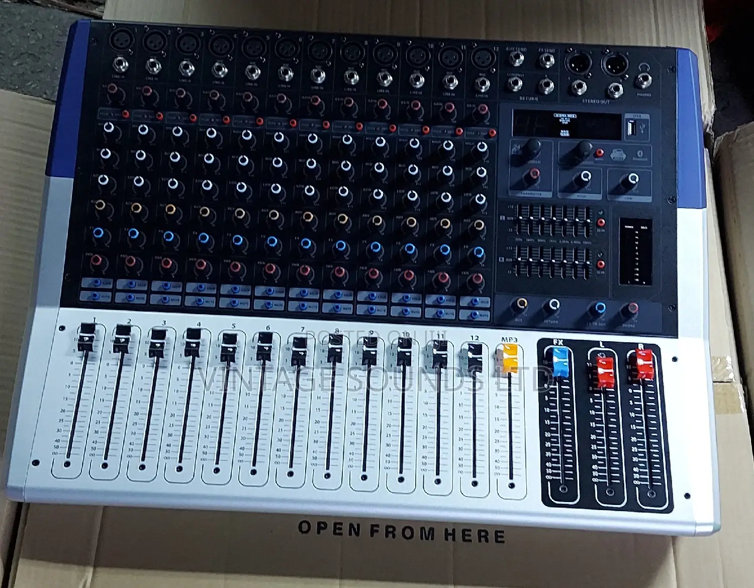 Pevey PRO Powered Mixer Amplifier