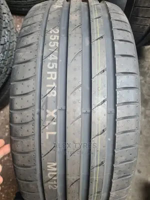 255/45r18 Kumho Tyres Made in Korea