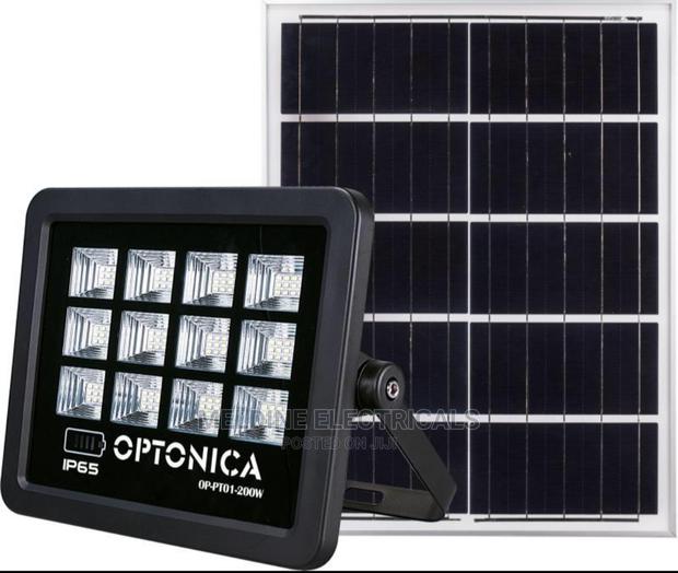 200 Watt Solar Floodlight