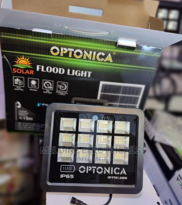200 Watt Solar Floodlight - thumbnail 3