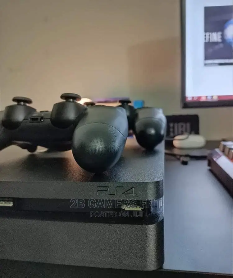 Ps4 Slim 2 Pads, Imported and Clean