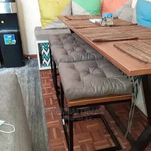 Interior Designer and Carpenter
