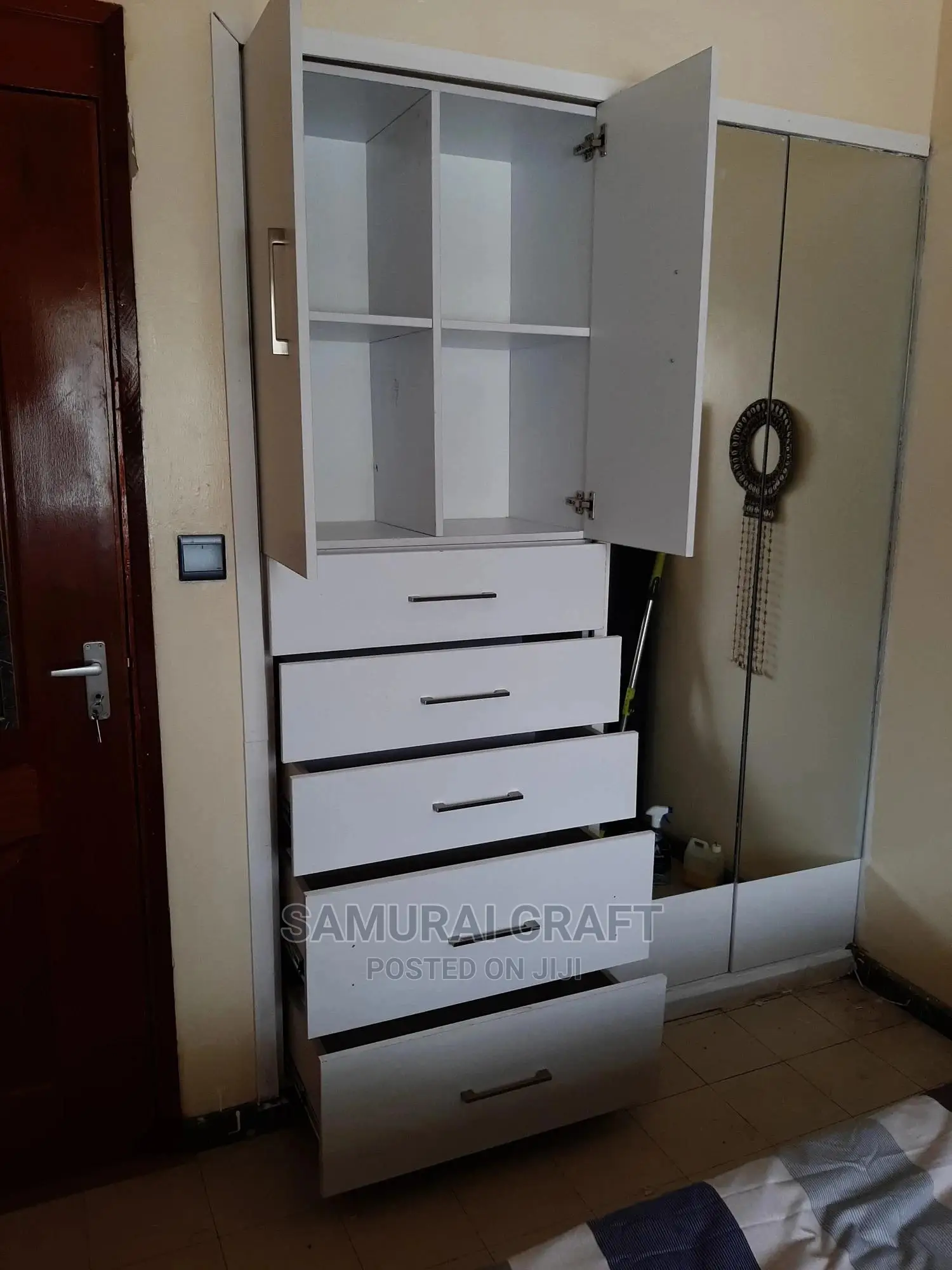 Interior Designer and Carpenter
