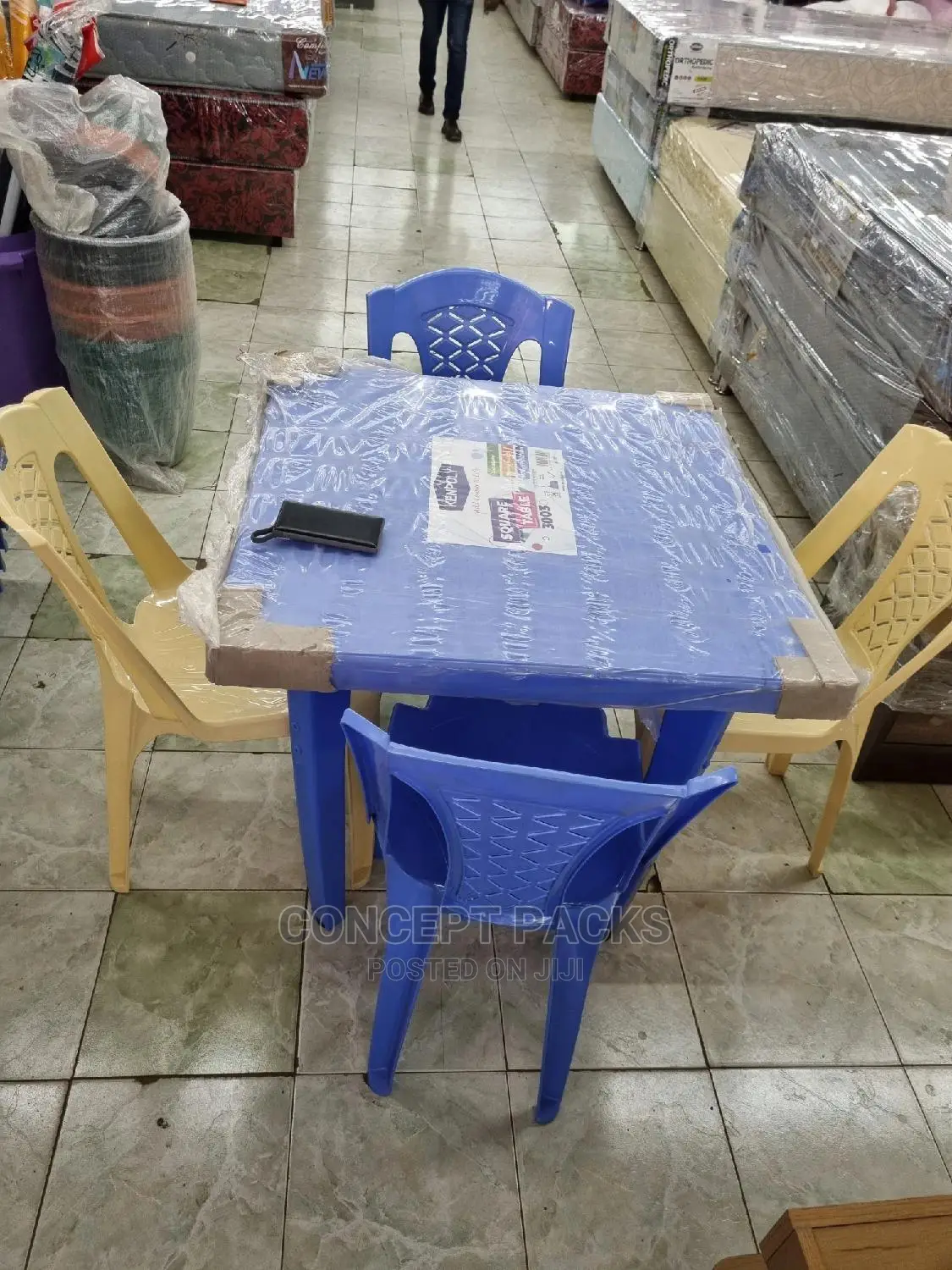 Square Table + 4pc Chair Set.