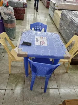 Square Table + 4pc Chair Set.