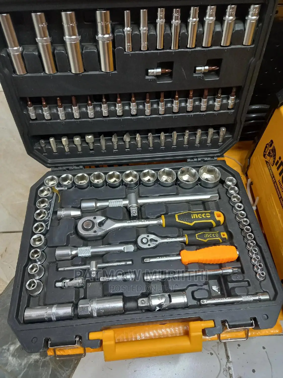 94 PIECE 1/4′′ 1/2′′ SOCKET SET