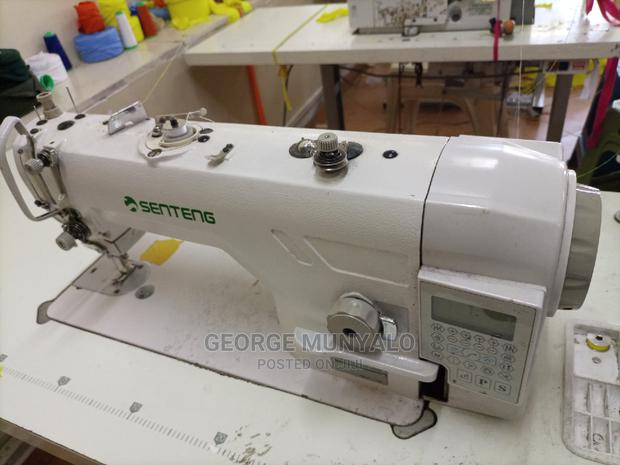 Straight Sewing Machine With Auto Trimmer