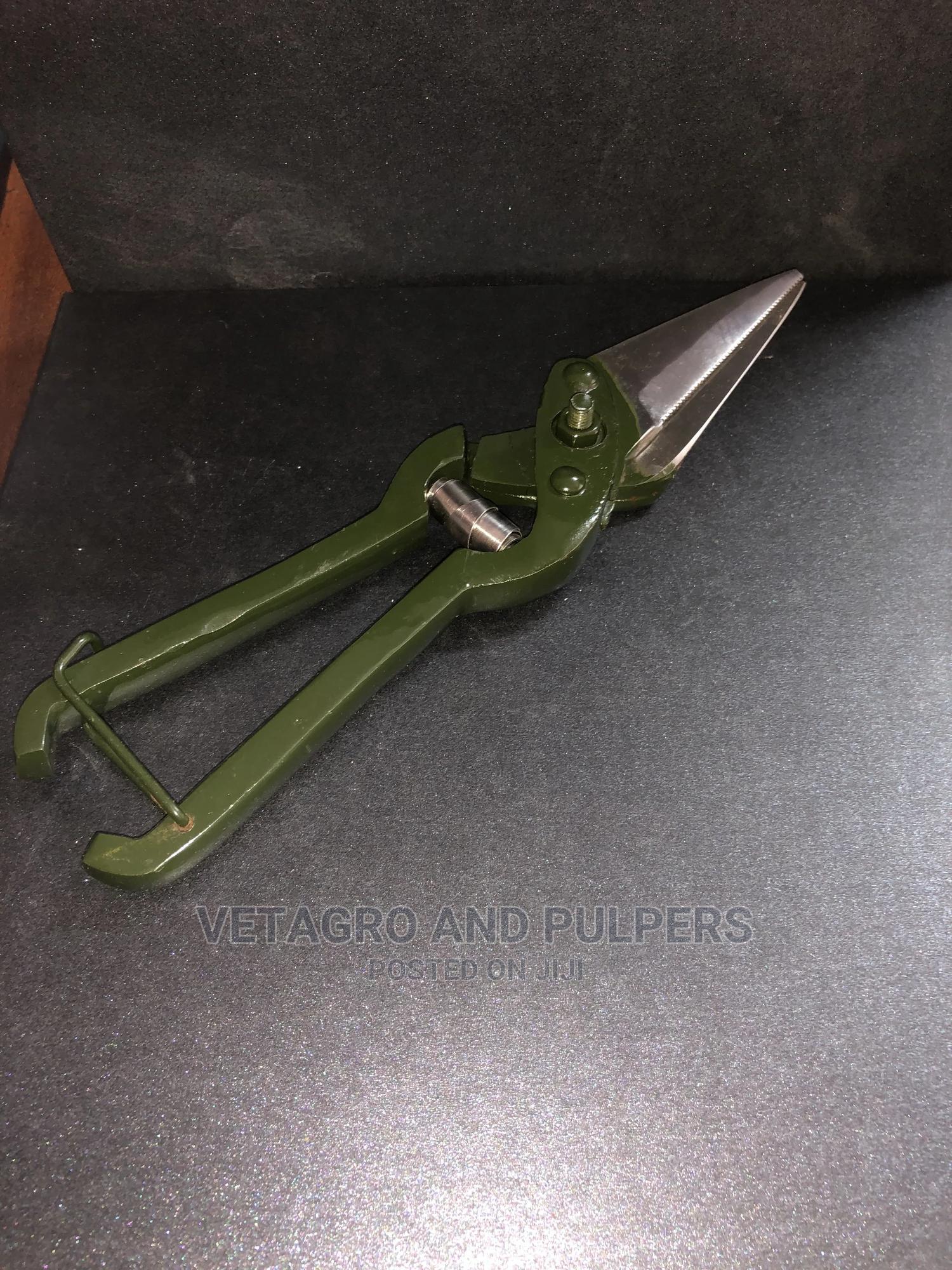 Cattle Hoof Trimmer Heavy Duty in Nairobi Central Farm Machinery