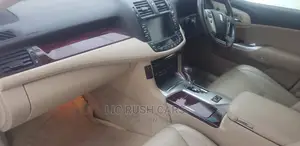 Toyota Crown 2014 White