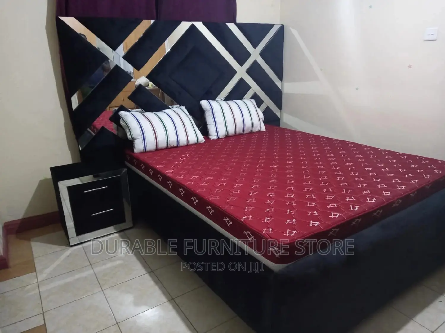 Mirror Bed 5* 6 With 2 Side Drowerss